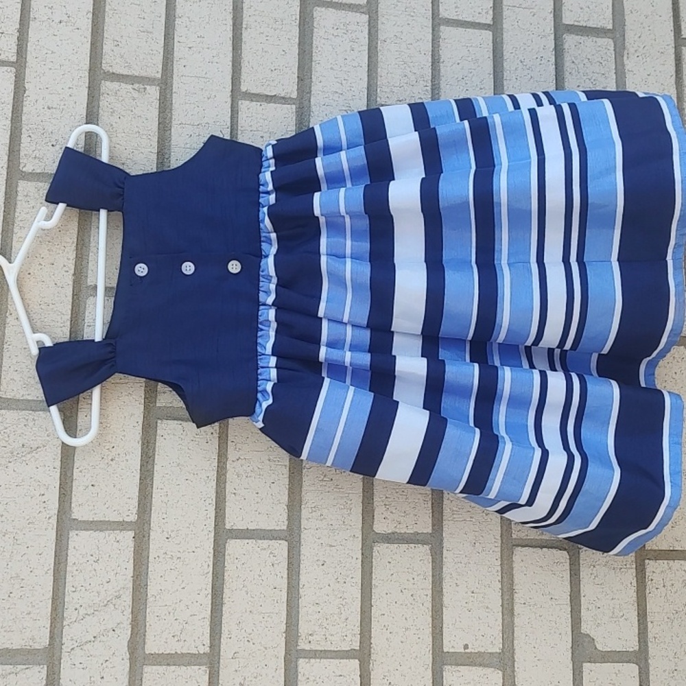 Blue/White dress - Picture 6 of 9